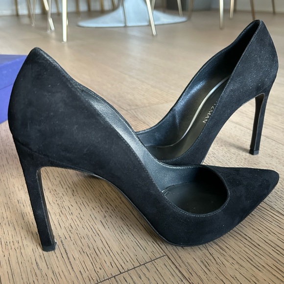 Stuart Weitzman Suede Black Pumps - Picture 4 of 7